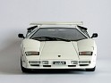 1:18 Auto Art Lamborghini Countach 5000S 1982 Blanco. Subida por Ricardo